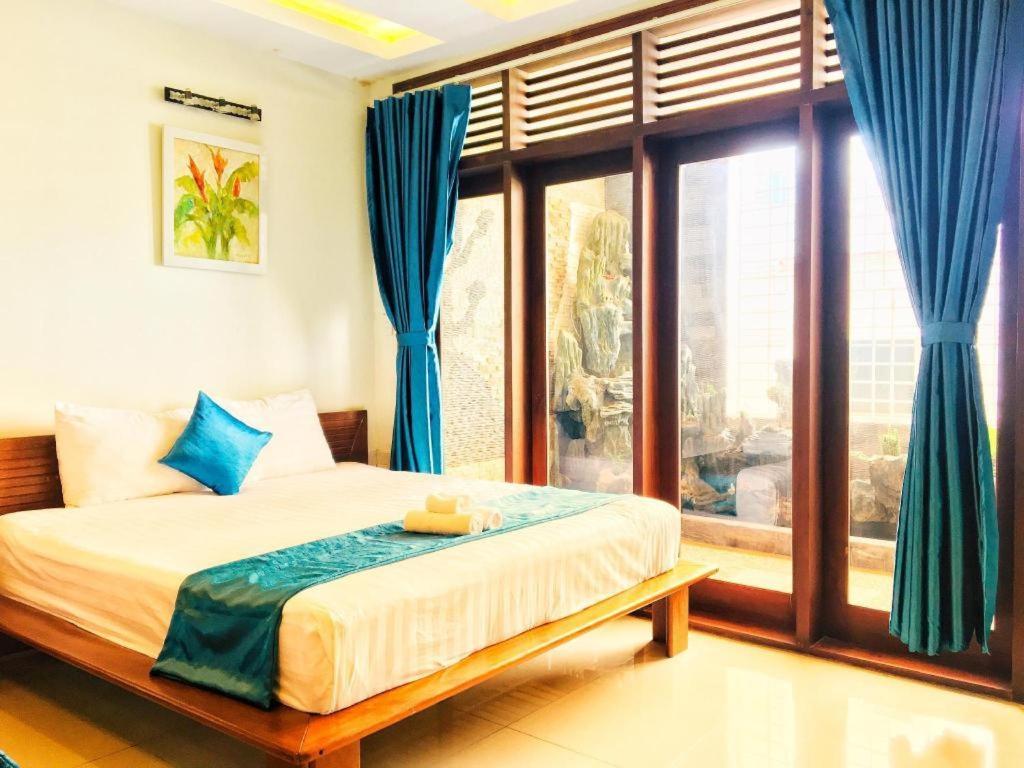 Whale Ocean View Hotel Дананг Екстериор снимка