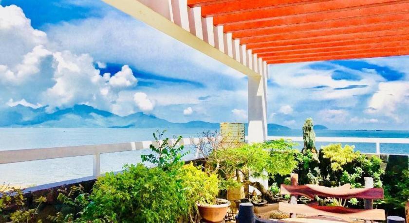 Whale Ocean View Hotel Дананг Екстериор снимка
